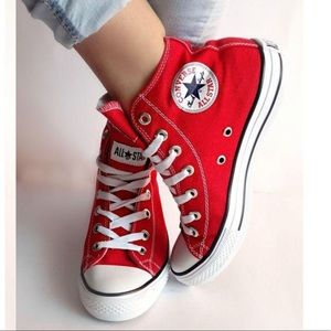 🚫RED HIGHTOP CONVERSE🚫